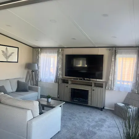 Sandy Lane 20 *