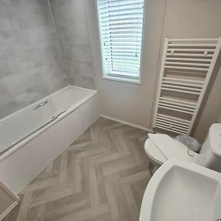 Sandy Lane 20 * York