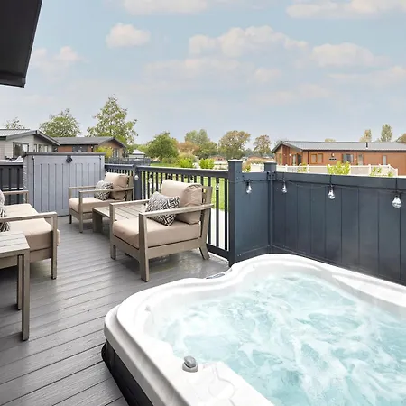 Sandy Lane 20 * York