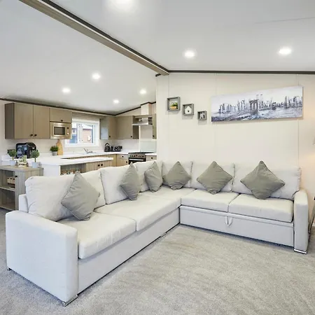 Sandy Lane 20 * York