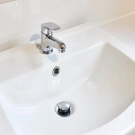 Sandy Lane 20 * York