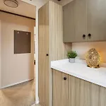 Sandy Lane 20 *
